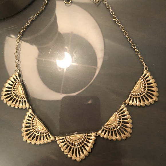 Banana republic necklace